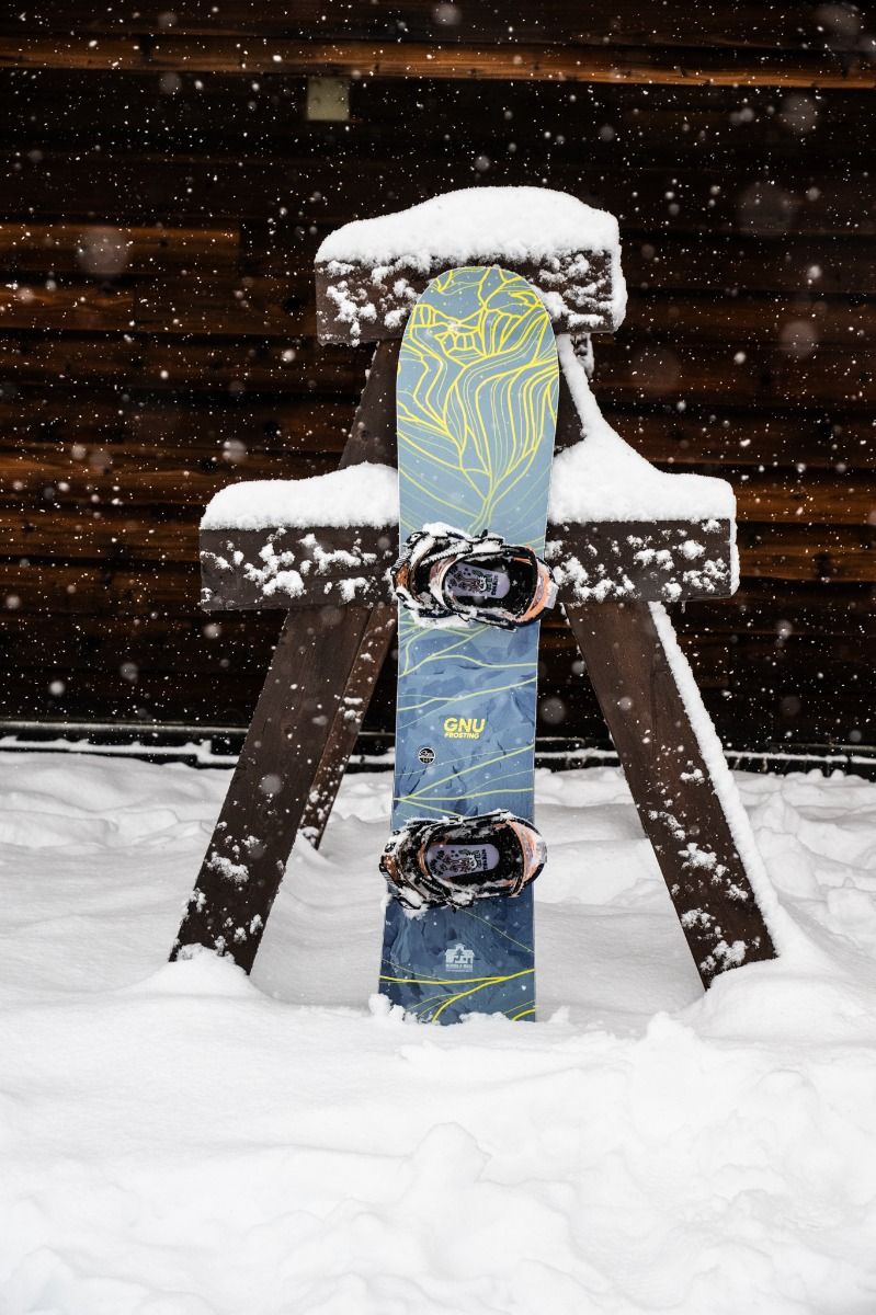 Women's Frosting Snowboard 2025